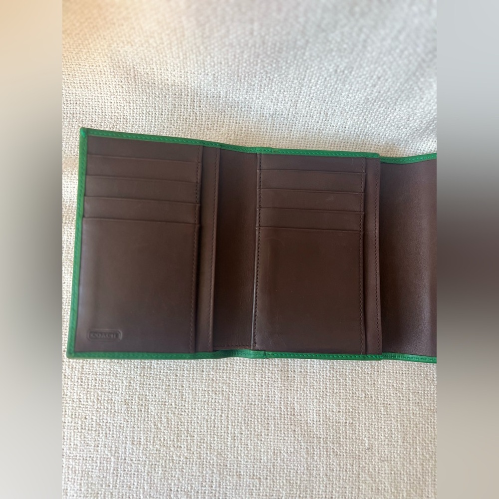 Coach trifold leather wallet EUC - Picture 9 of 11